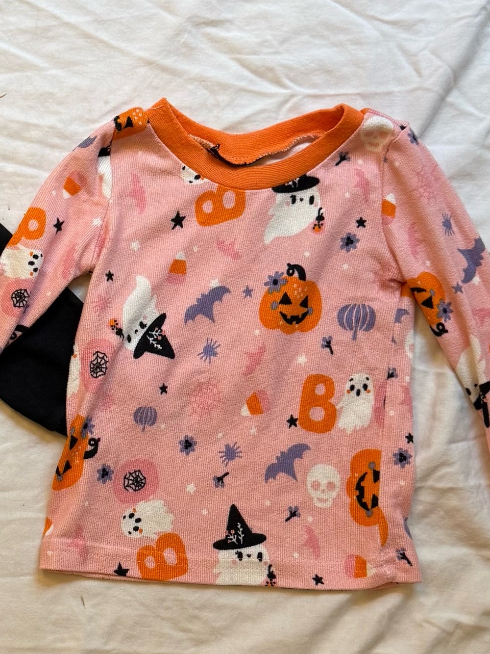 Bundle of Two Toddler Halloween Outfits/Pajamas 12-18m- Seasonal Pumpkin Fall - Picture 4 of 5